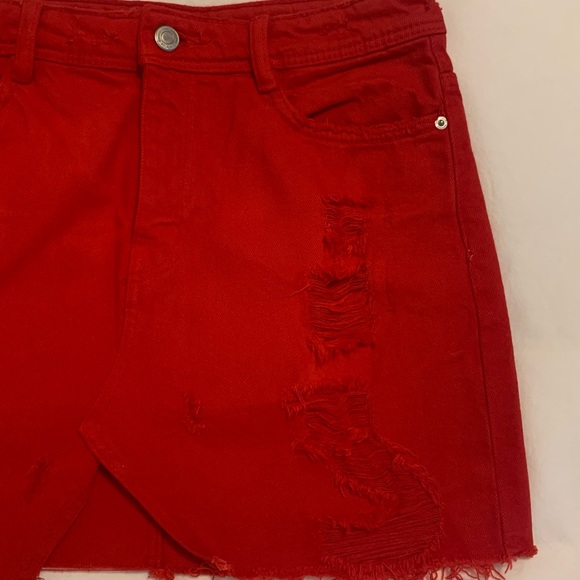 Bright red distressed denim skirt - Picture 3 of 4